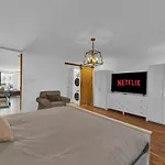 Amazing Fully Renovated Apartment On Queen St.